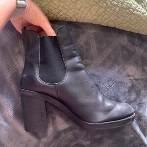 Crown vintage heeled boots